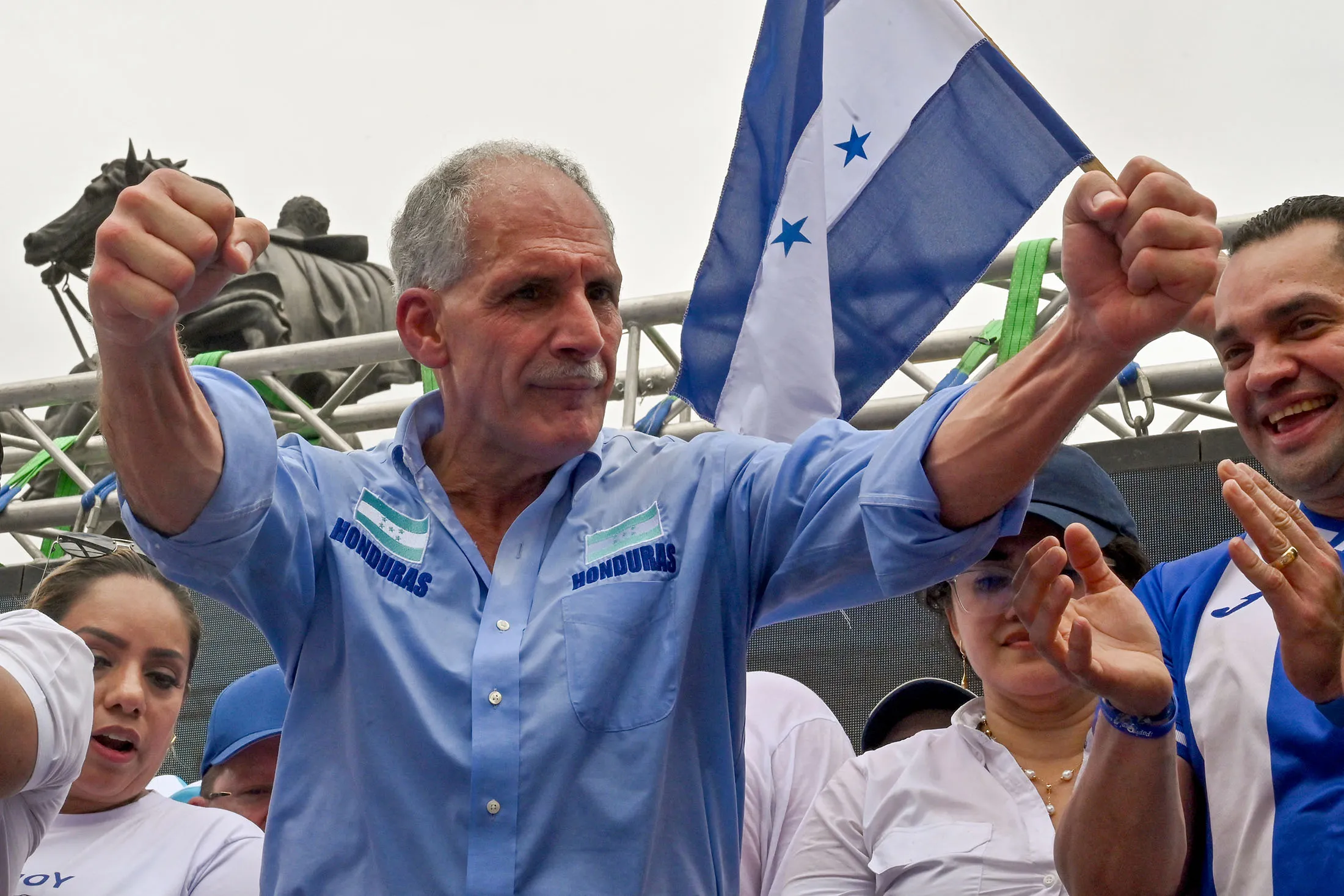 Papi a la Orden denuncia ataques al TJE y congresista de EE. UU. lanza dura advertencia para Honduras