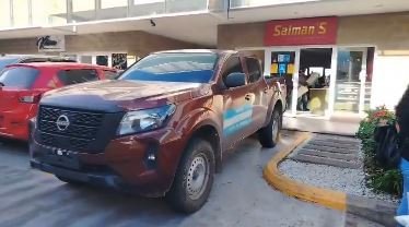 Captan a empleado de la ENEE usando carro del Estado para ir a desayunar