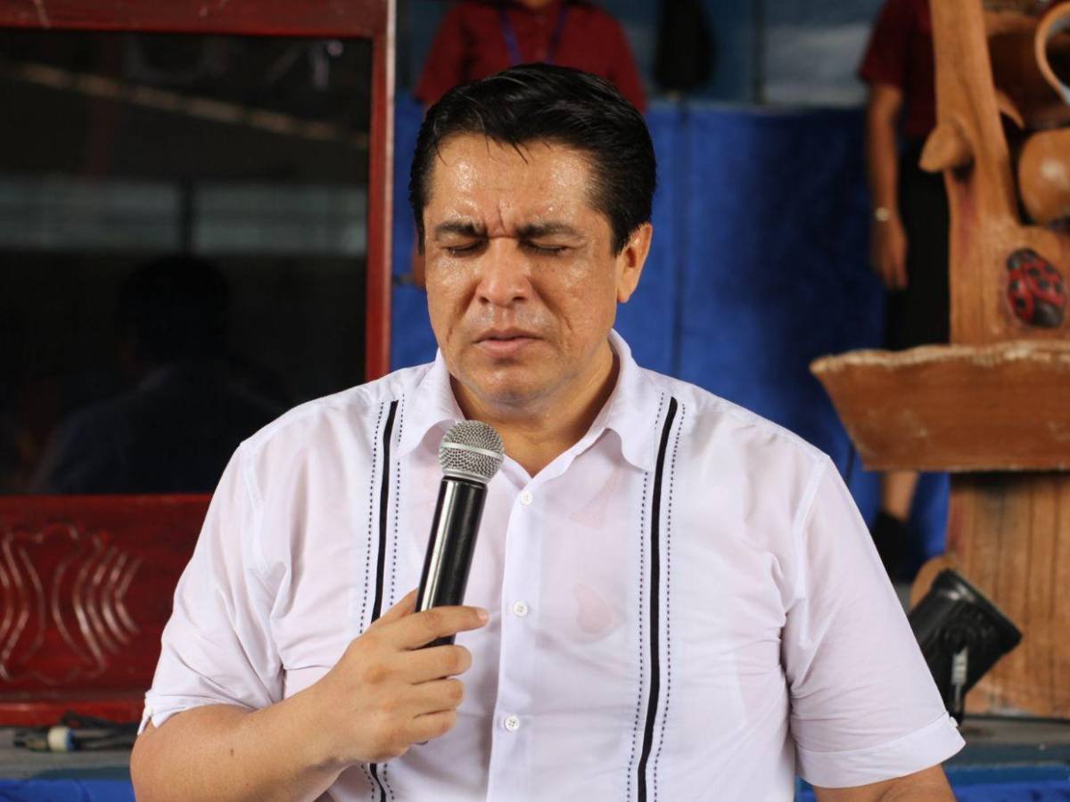 Roy Santos advierte que Honduras “paga el precio” de ideologías fracasadas y pide a la iglesia intensificar oración