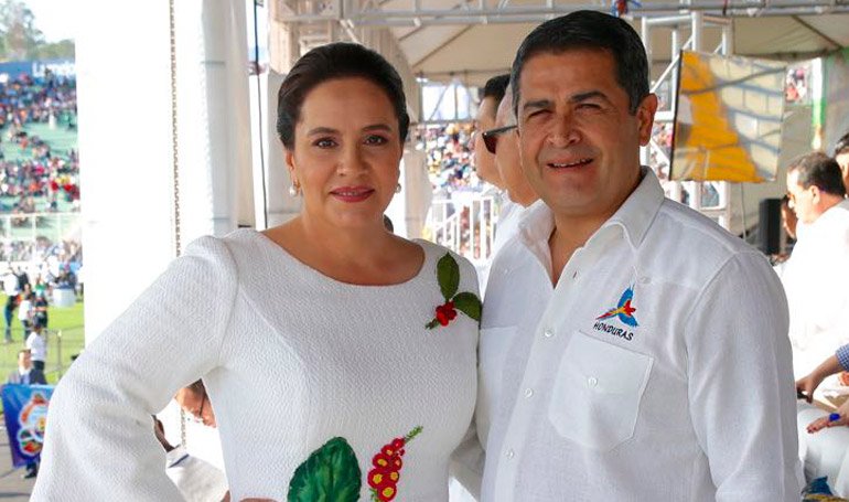 Juan Orlando Hernández recupera la libertad tras indulto otorgado por Donald Trump, confirma Ana García