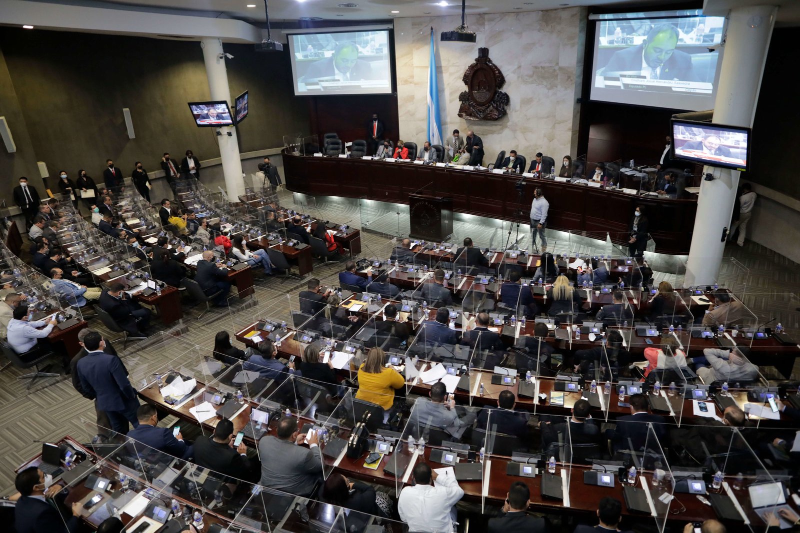 Expertos piden al nuevo Congreso priorizar reformas electorales ante estrecha contienda presidencial