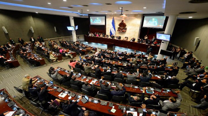 Cámaras y micrófonos ocultos habrían espiado al Congreso Nacional sin autorización