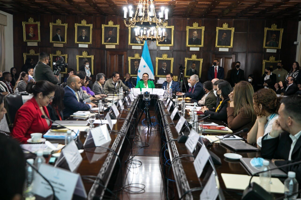 Gobierno de LIBRE se apaga tras perder las elecciones y deja un vacío de respuestas en sus funcionarios