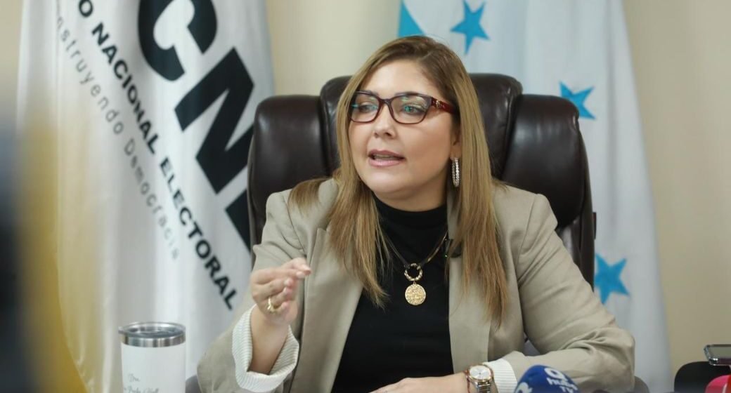 Ana Paola Hall participa en conversatorio sobre informe de observación electoral de la Unión Europea