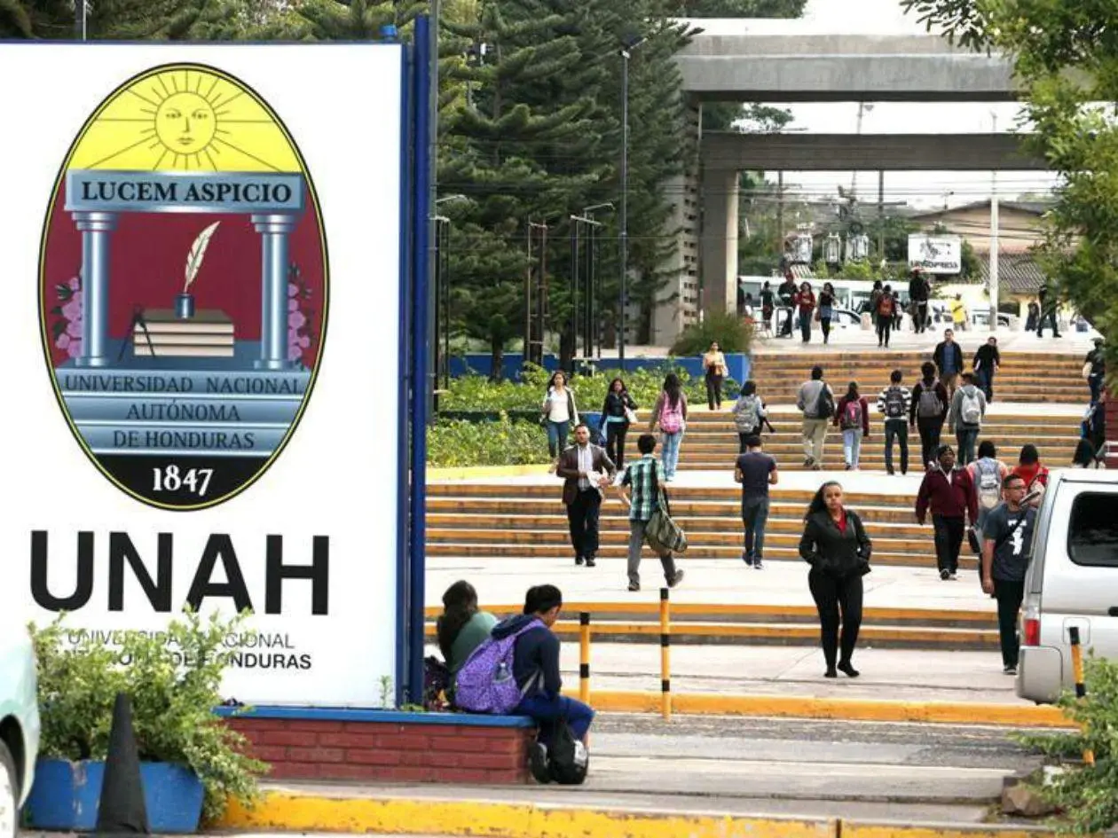 UNAH exige transferencias estatales para garantizar pago de salario-beca a médicos residentes
