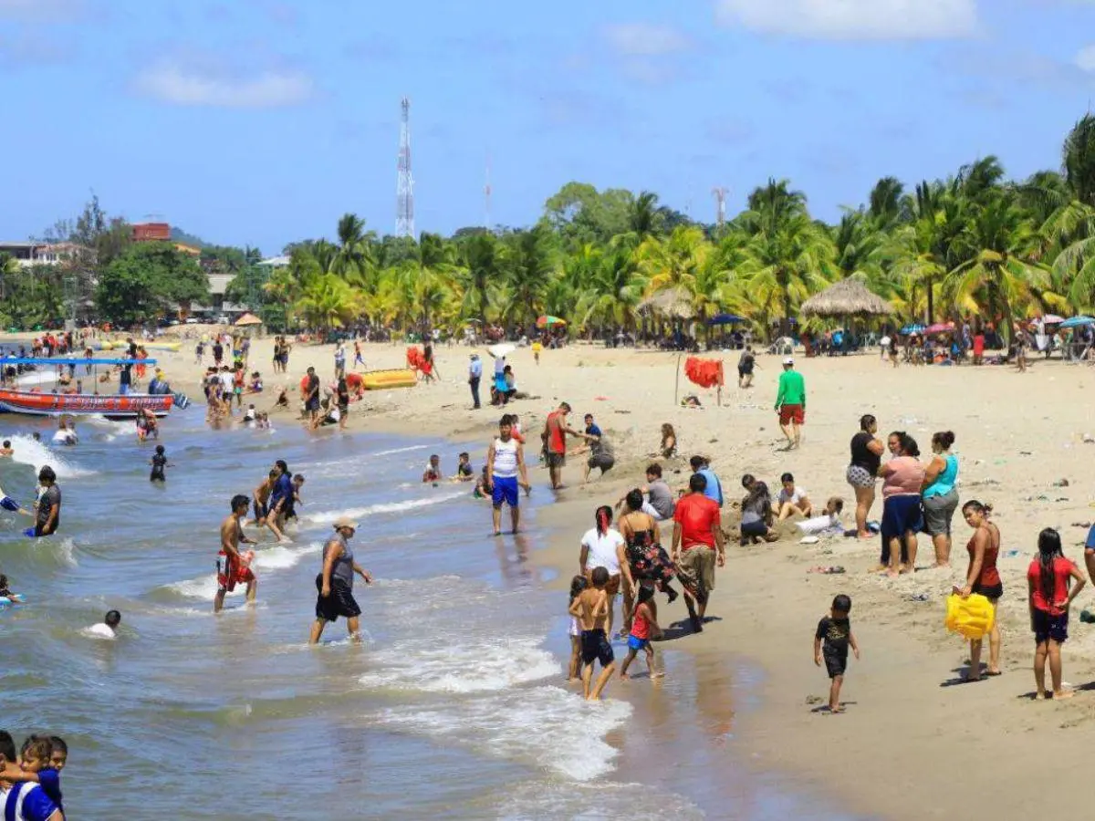 Honduras registra más de 300 mil visitantes en lo que va de la Semana Santa