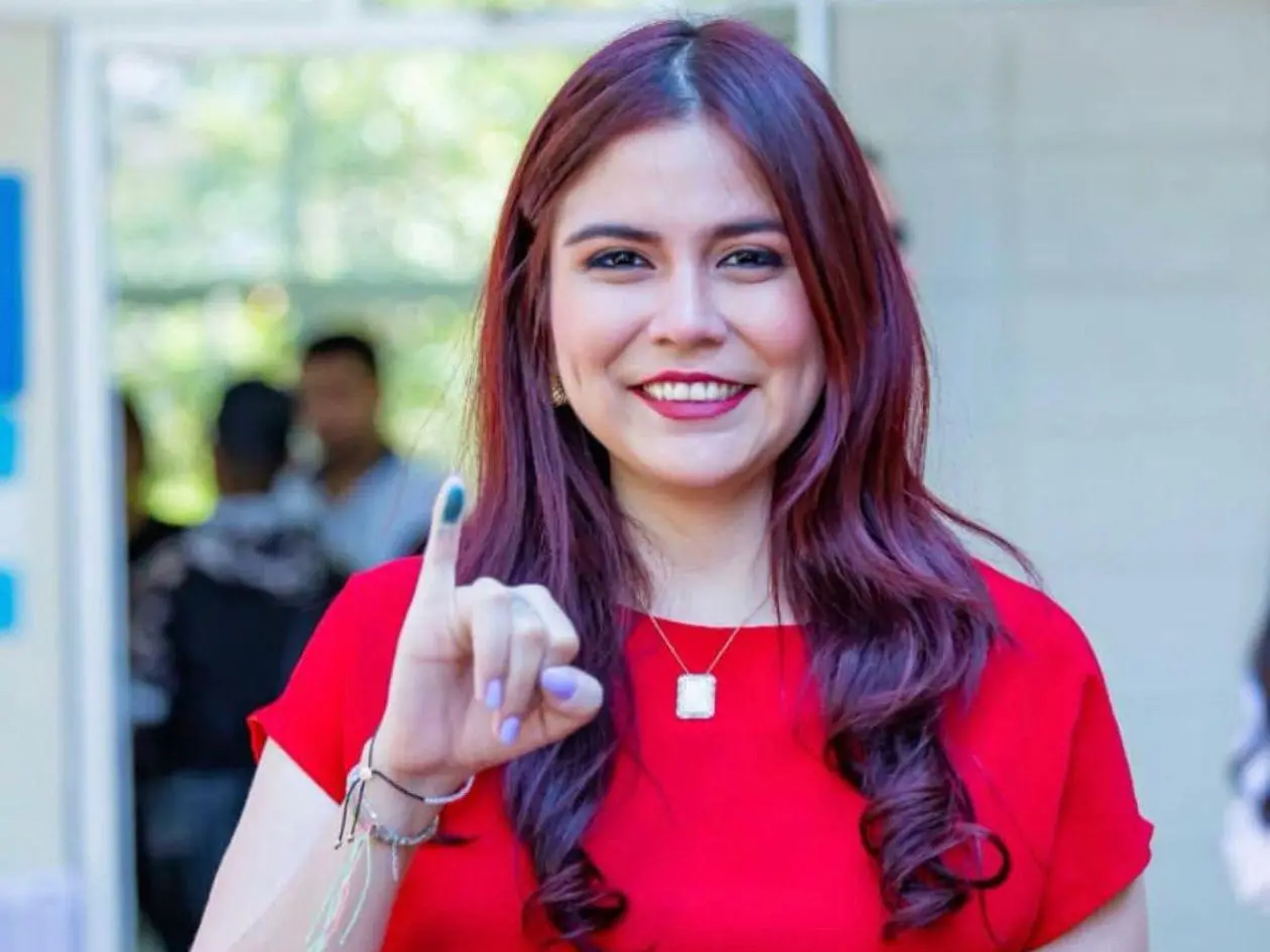 Denuncian que diputada Carmen Haydeé ganaba cerca de 100 mil lempiras como “paracaidista” en la alcaldía de Tegucigalpa y en el IHADFA