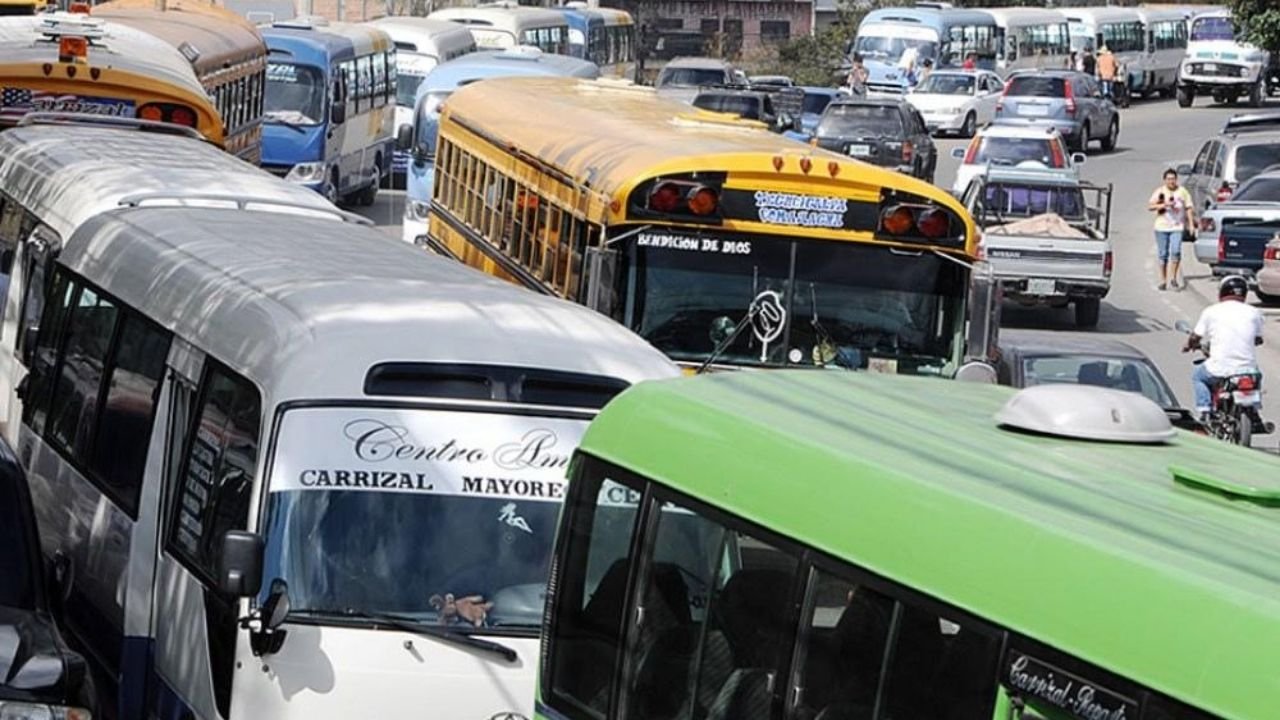 Transportistas solicitan revisión de la tarifa ante alza en combustibles,