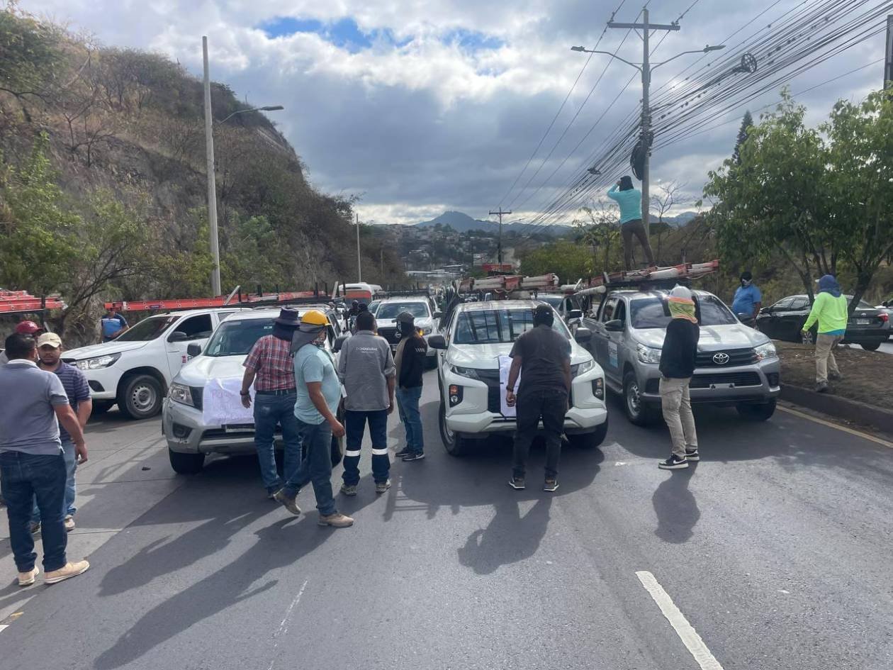 Más de 2,000 empleados del PNRP son despedidos y alertan posible cierre del programa