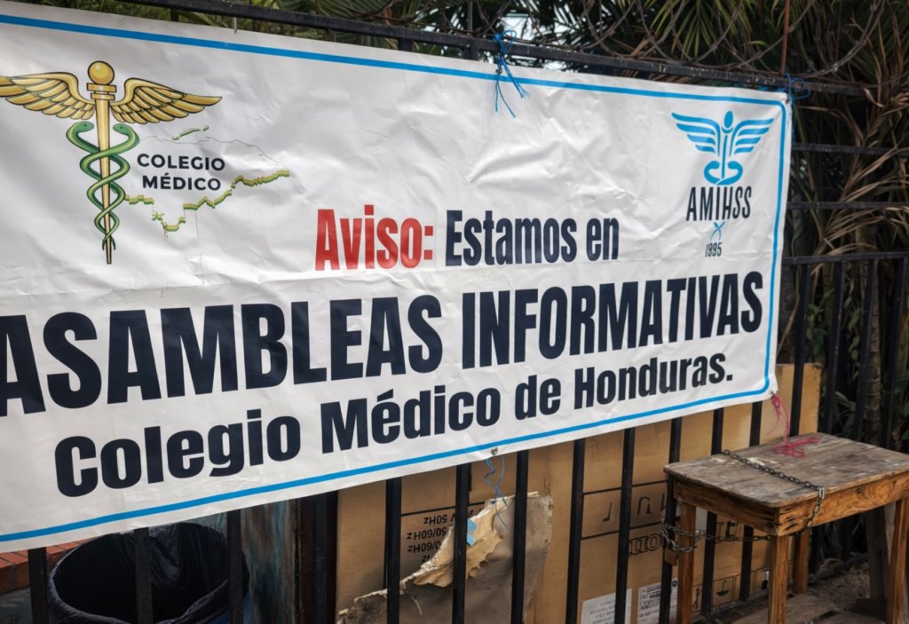 Colegio Médico mantiene asambleas este lunes y atiende sólo emergencias