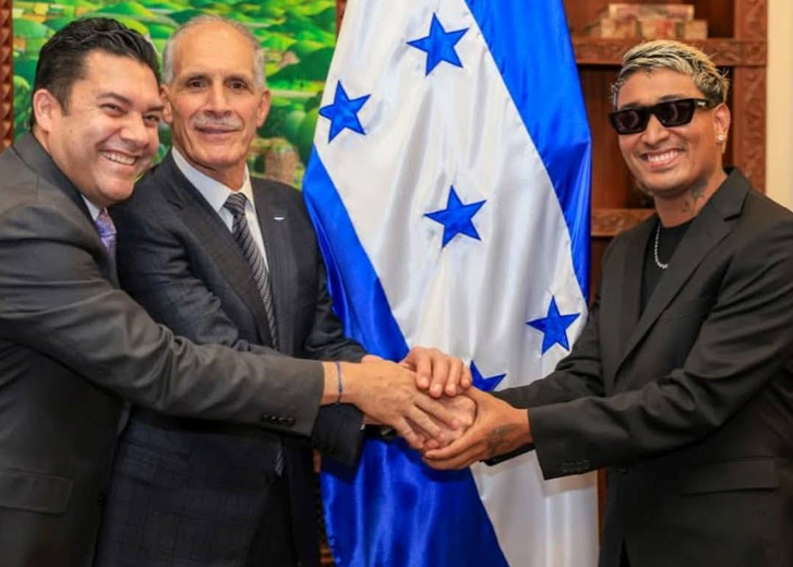 Gobierno de Asfura desecha medios tradicionales y le apuesta a tiktokeros