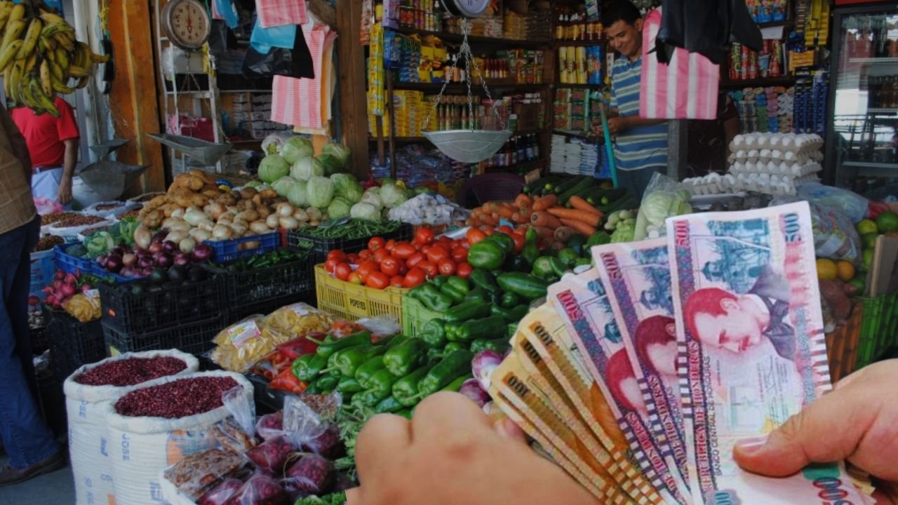 Precio de la canasta básica se dispara en Honduras y ya supera el salario mínimo en 2026