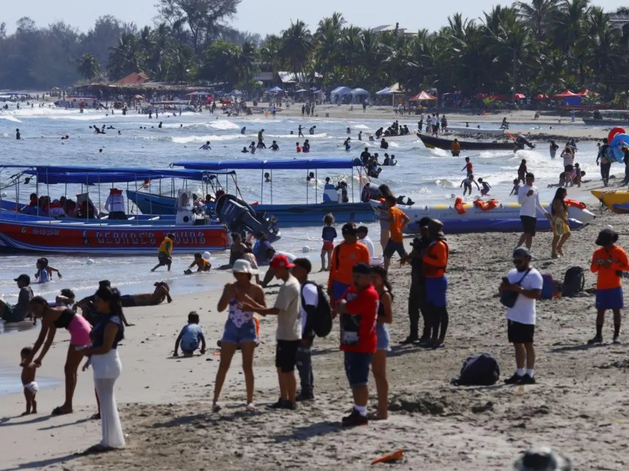 Más de 1.6 millones de hondureños viajaron por el país durante Semana Santa, reporta Turismo