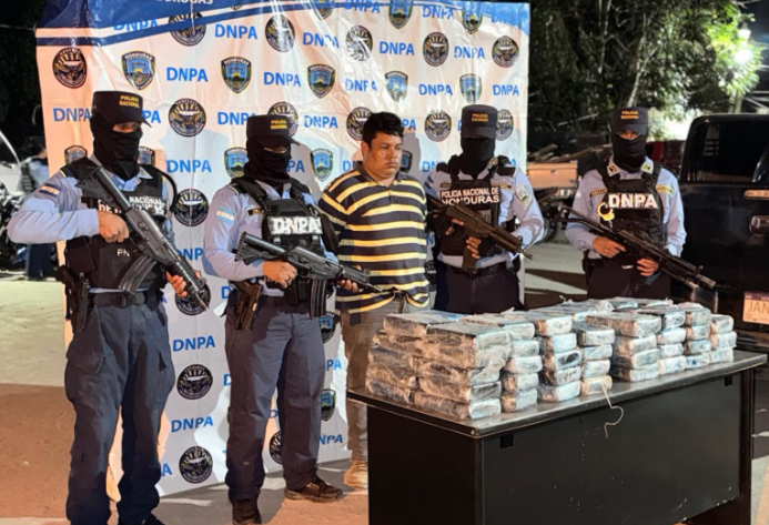 Decomisan 70 kilos de presunta cocaína en Olancho y capturan a un sospechoso