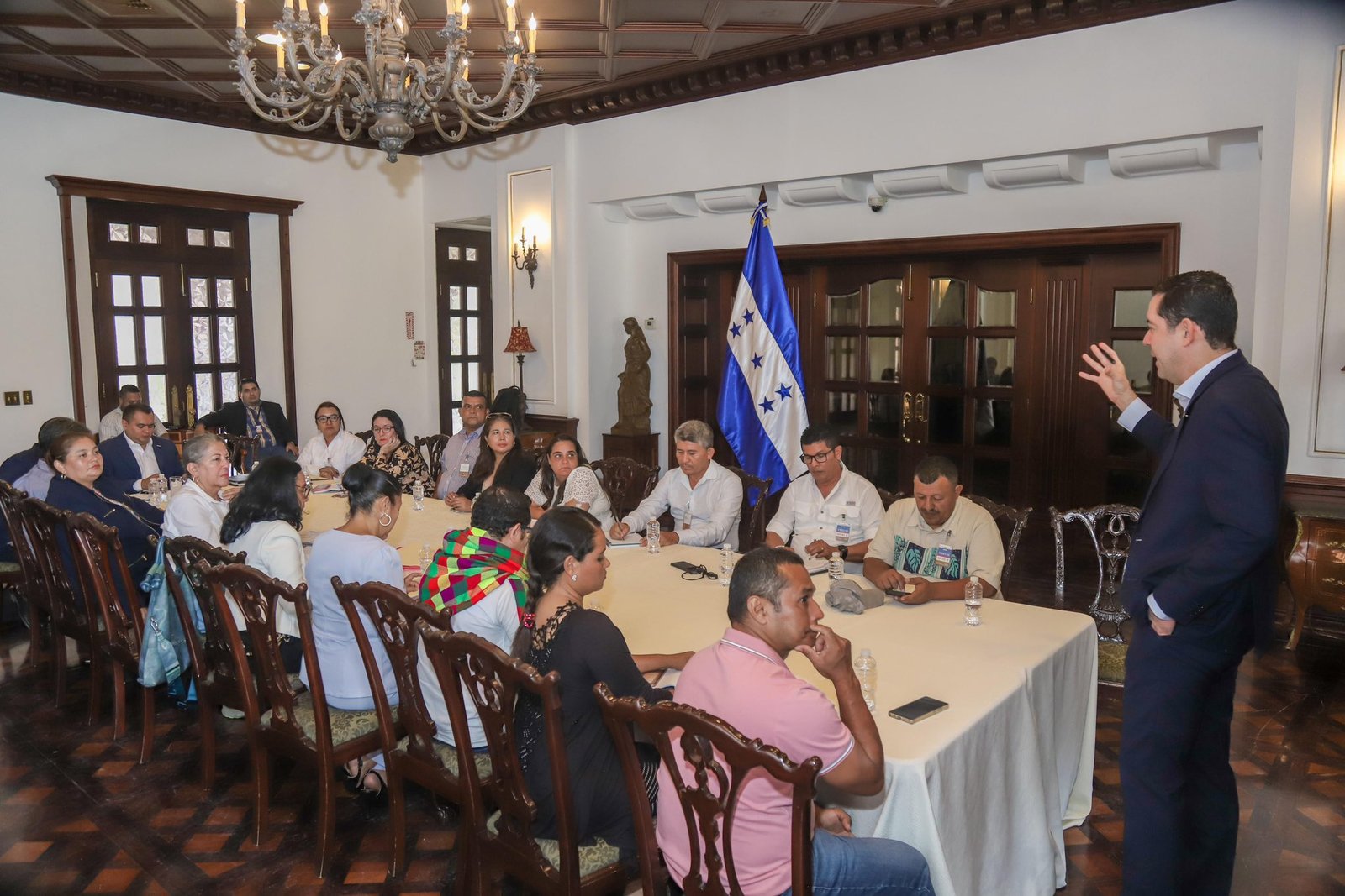 Instalan Mesa Nacional de Diálogo entre Gobierno y magisterio para abordar demandas educativas