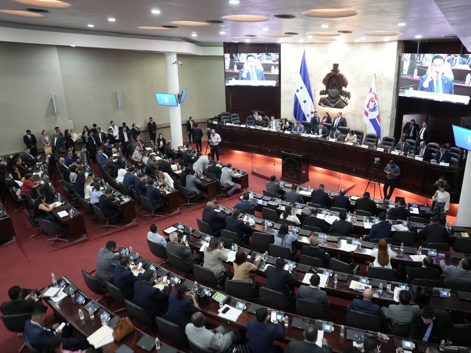Congreso aprueba por unanimidad blindaje fiscal alineado a estándares del FMI