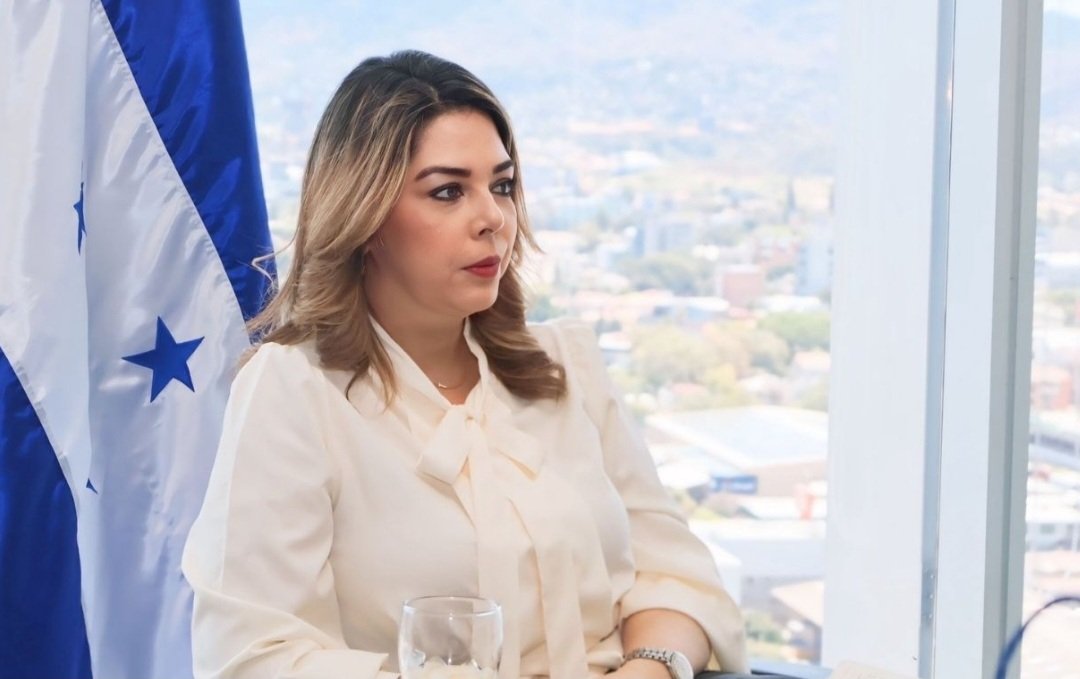 “No se levanta un país en poco tiempo”: Mejía responde a críticas al gobierno