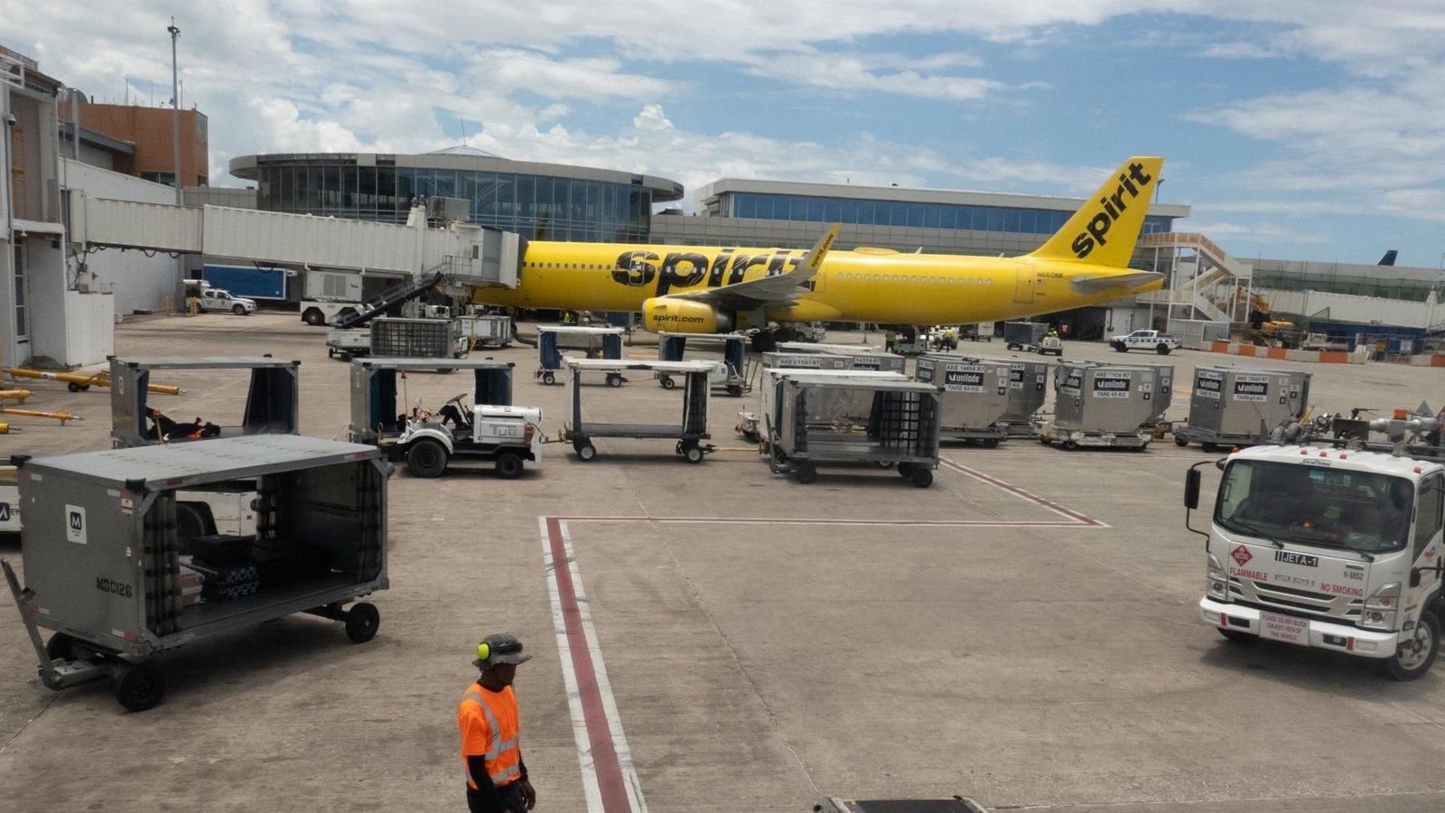 Spirit Airlines anuncia el cierre tras 34 años y el cese inmediato de sus operaciones
