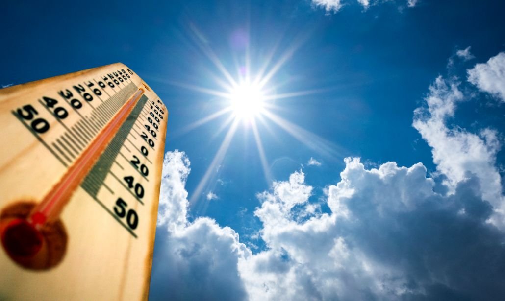 Se registran temperaturas cálidas, presencia de humo y lluvias débiles en varias regiones del país