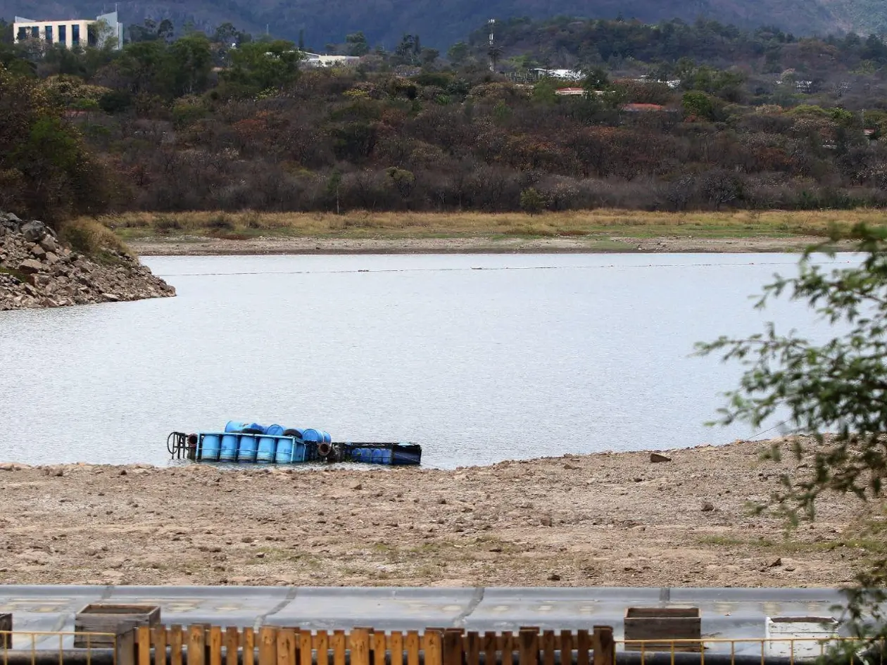 Alertan niveles críticos en represas de la capital y posible crisis en abastecimiento de agua