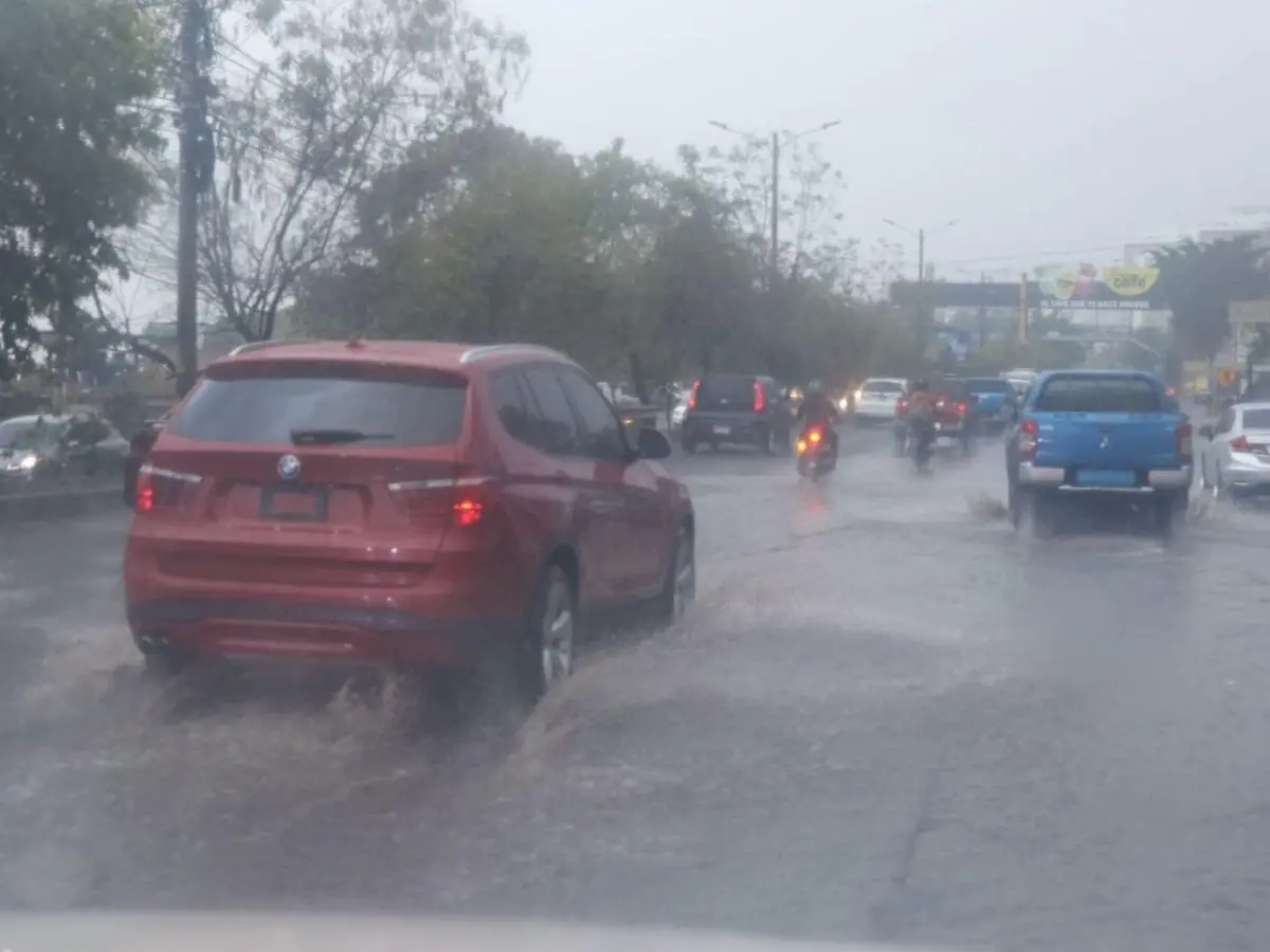 Vaguada y disturbio tropical generarán lluvias en gran parte del territorio hondureño