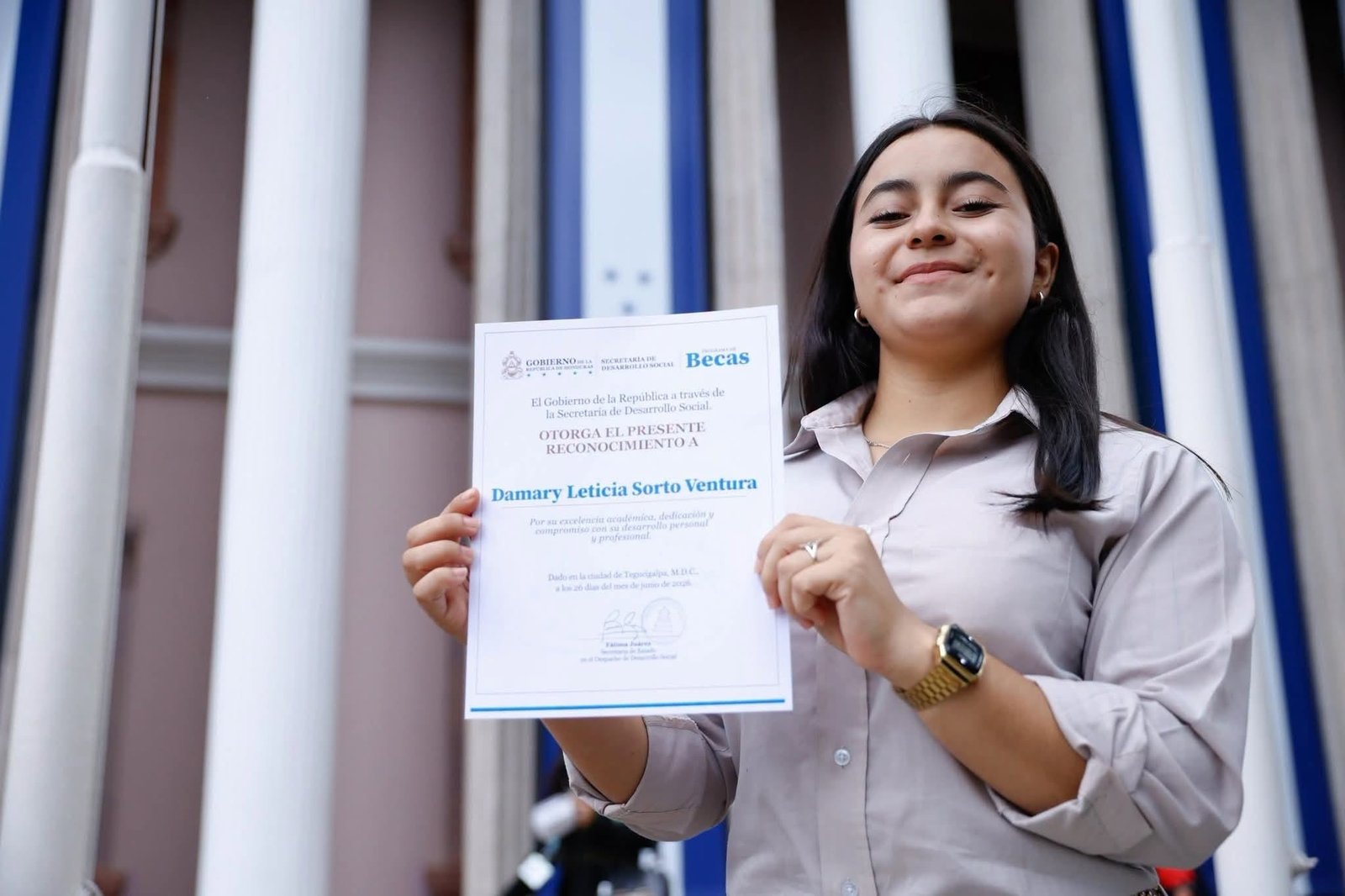 Gobierno abre inscripción para 8,000 becas universitarias: estos son los pasos para aplicar