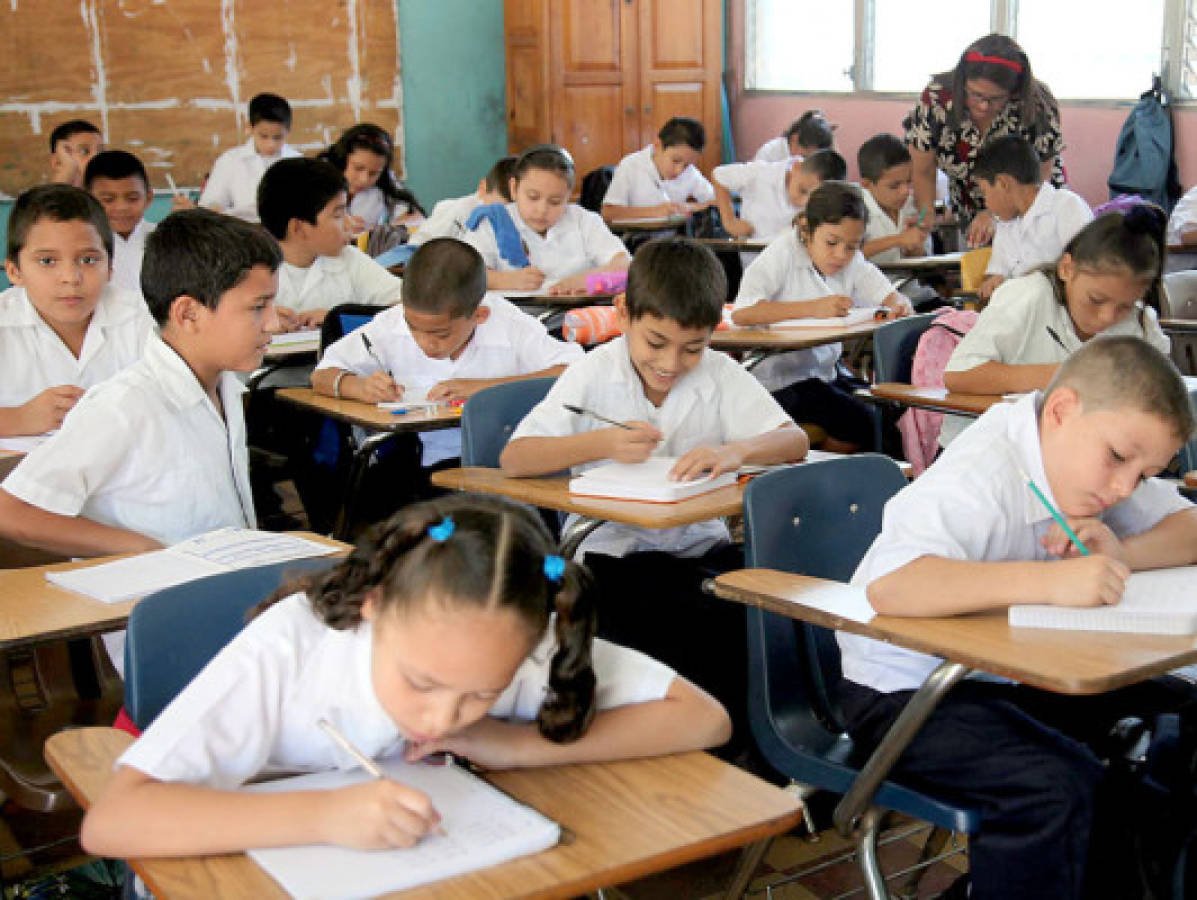 Honduras celebra el Día del Estudiante en honor al legado educativo de José Trinidad Reyes