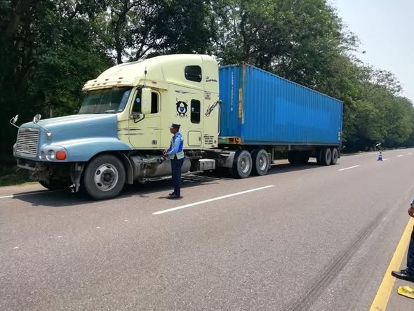Policía Nacional refuerza operativos contra transporte pesado tras tragedia vial en Villanueva