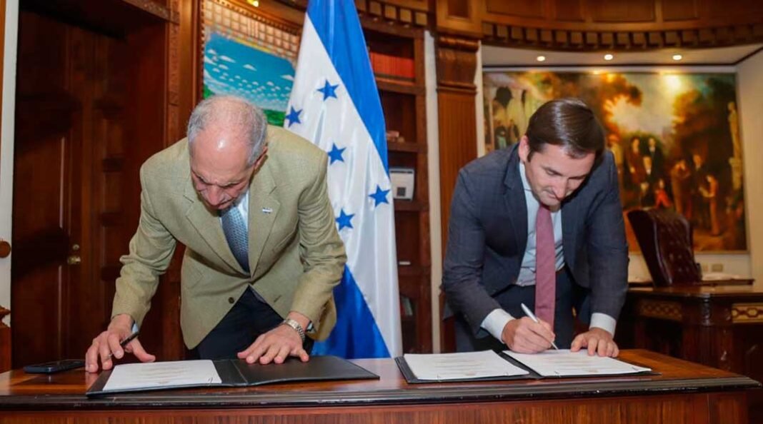 Gobierno impulsa millonaria inversión para fortalecer diagnóstico y tratamiento del cáncer en Honduras