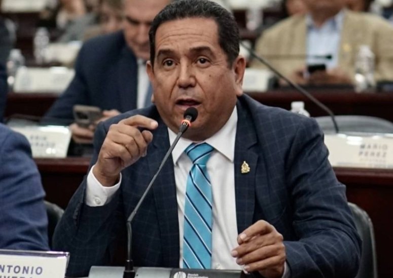 Antonio Rivera Callejas pide consensos para aprobar reformas energéticas