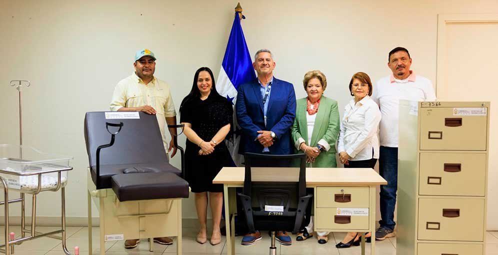 Centros de salud reciben nuevo equipo para mejorar atención de madres y recién nacidos
