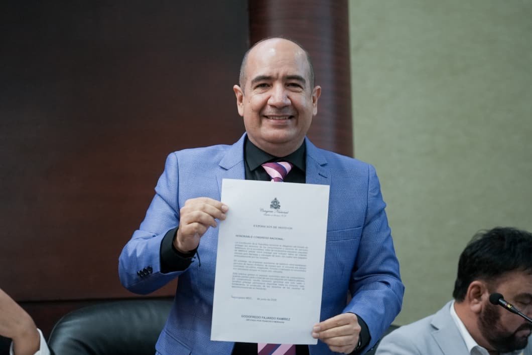 Proponen en el Congreso Nacional que telefónicas no cobren servicios antes de fecha límite de consumo