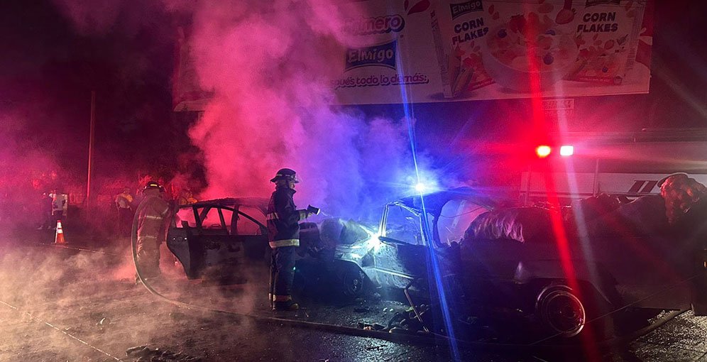 Siete personas se salvan de morir calcinadas tras choque e incendio de vehículos en la CA-4
