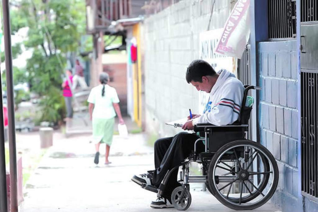 Gobierno y Fundesur impulsan programa de apoyo para personas con discapacidad en el sur del país