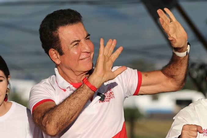 Salvador Nasralla denuncia persecución política y asegura que buscan inhabilitarlo para impedir una futura candidatura