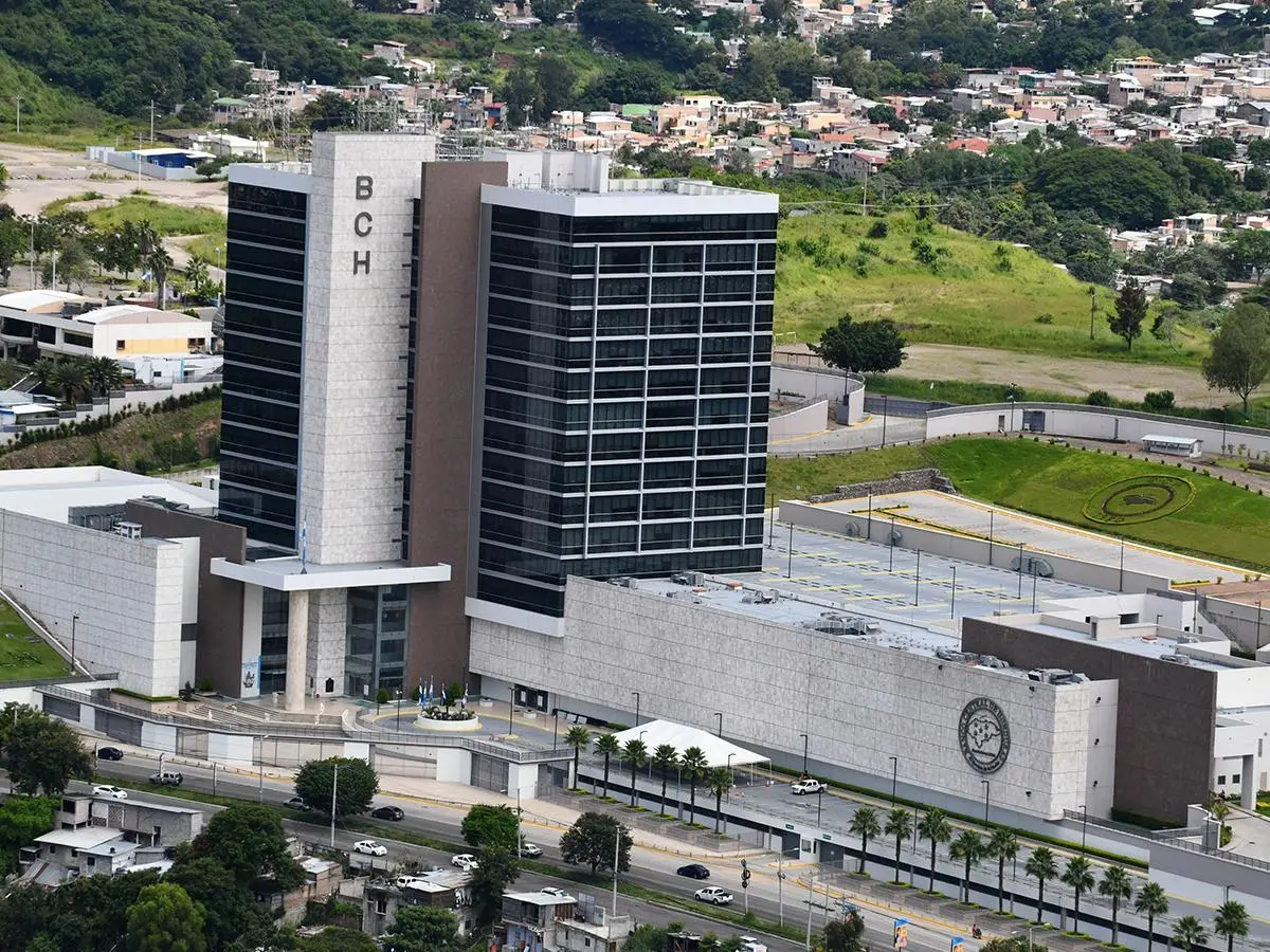 MP amplía investigación por millonario desfalco en el BCH y presenta cargos contra 11 funcionarios