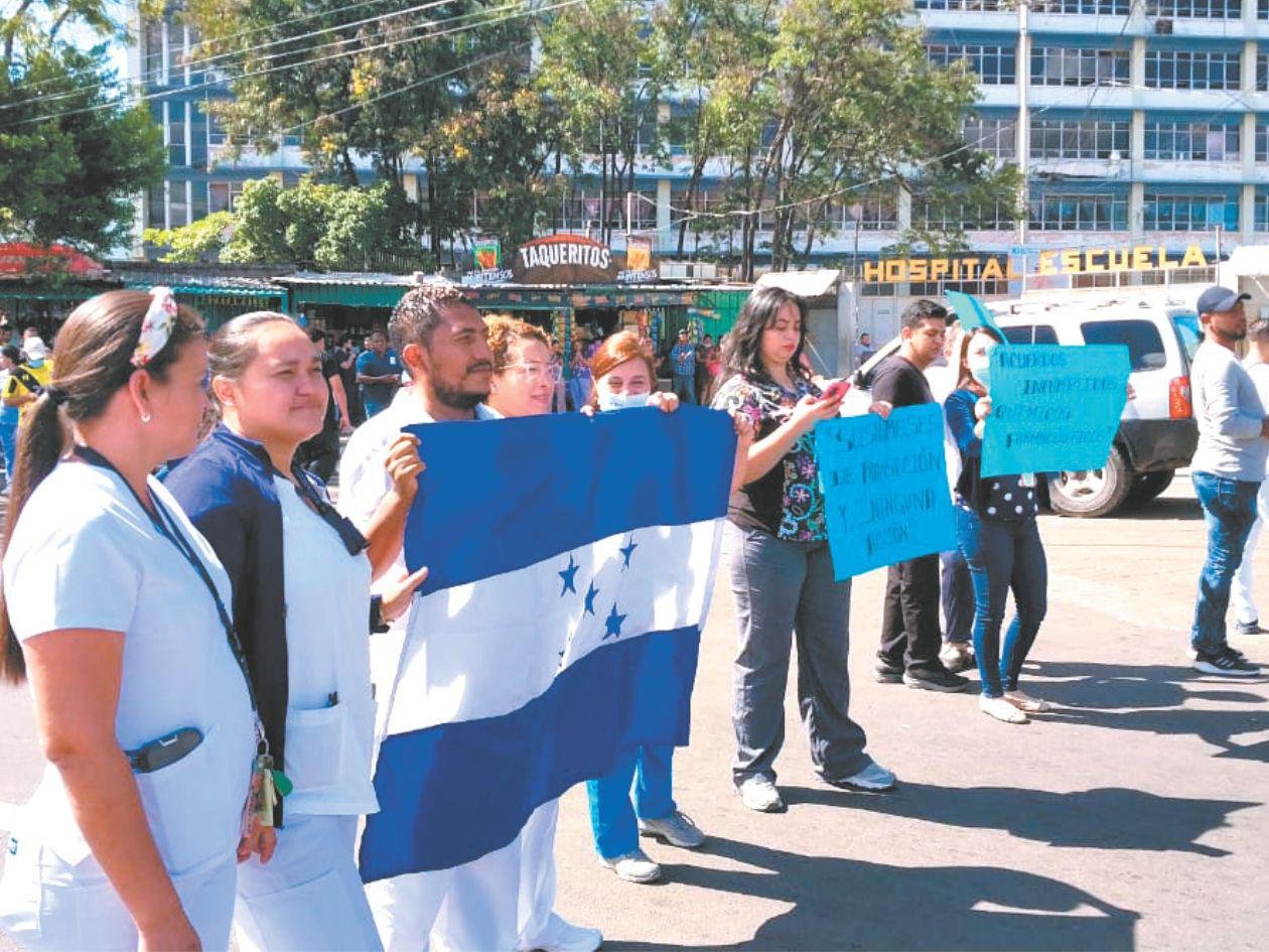 Colegio Médico convoca nuevamente a asambleas a nivel nacional para exigir pagos y frenar despidos