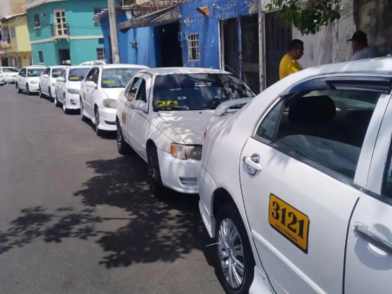 IHTT evaluará reducir la tarifa del taxi si continúan las rebajas en los combustibles