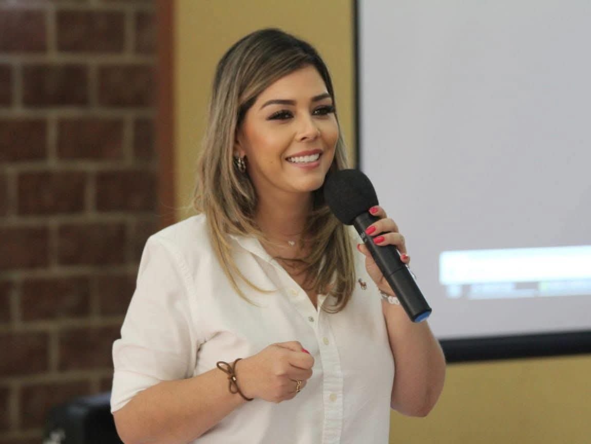 María Antonieta Mejía afirma que fondos de venta del avión presidencial irán a proyectos sociales