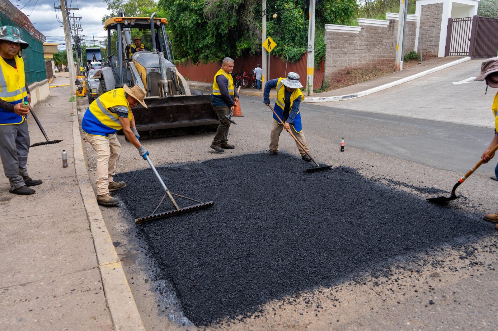 AMDC refuerza trabajos de bacheo para mejorar calles de Tegucigalpa y Comayagüela