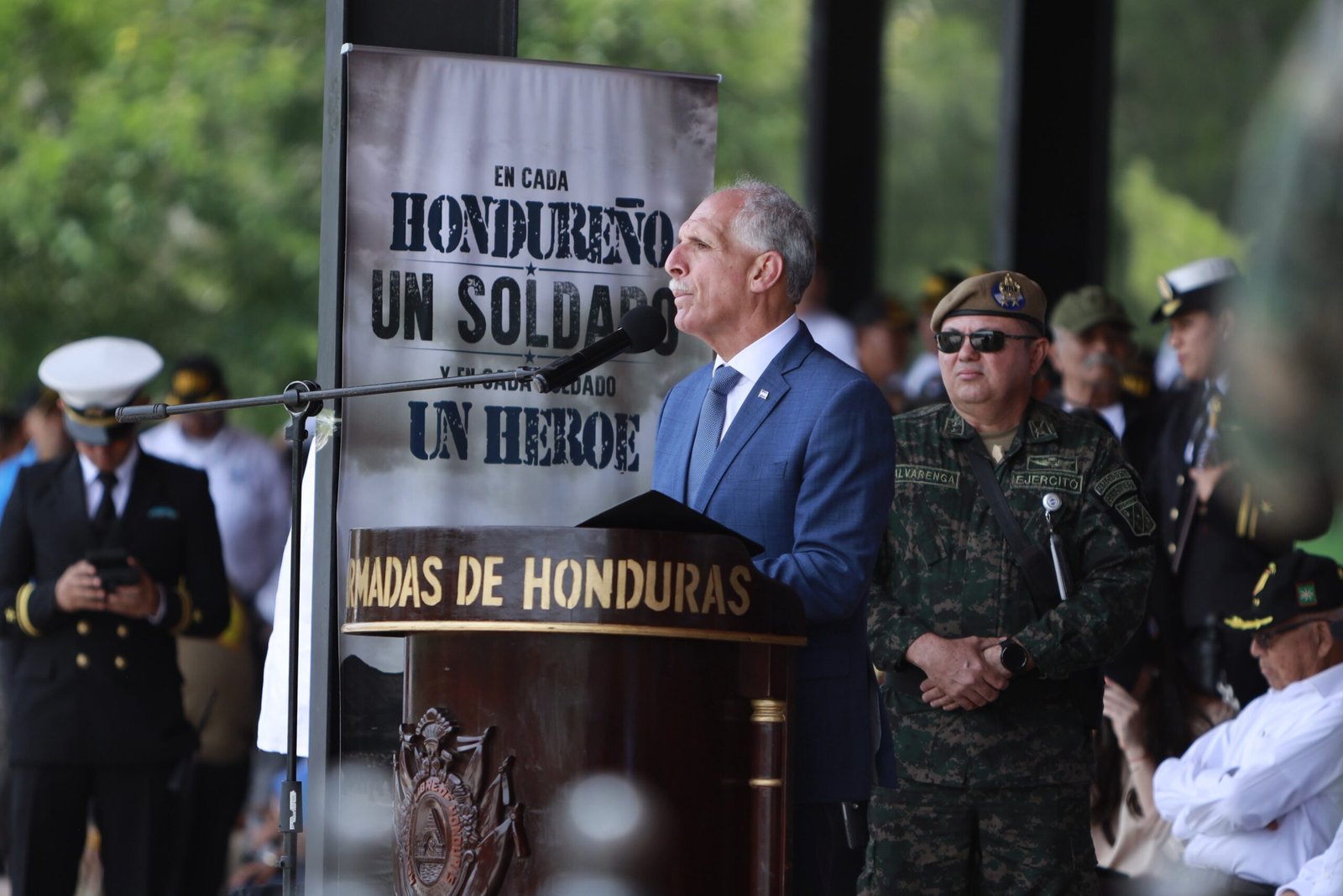 Presidente Asfura honra a veteranos de guerra y destaca su defensa de la soberanía nacional