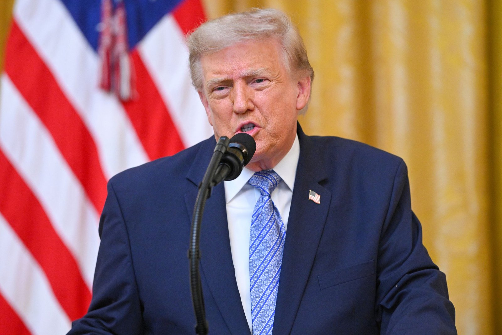 Trump advierte que Irán “pagará muchas veces” por la muerte de militares estadounidenses