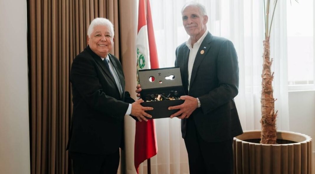 Honduras presente en la ceremonia de investidura de Keiko Fujimori