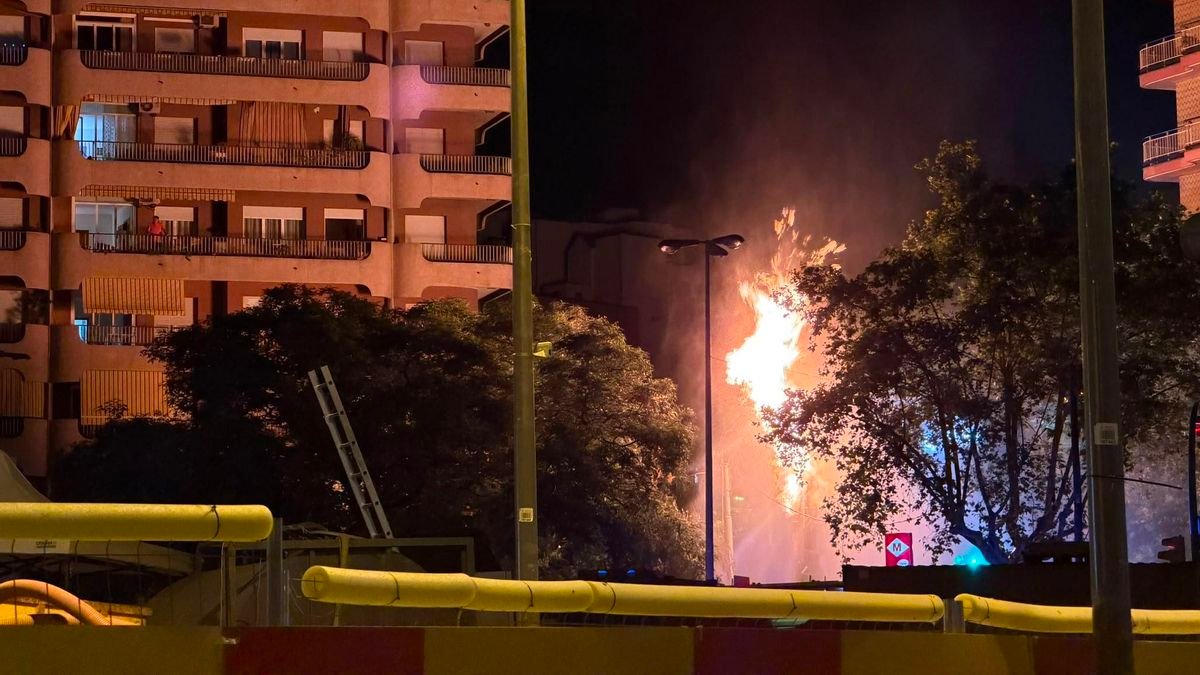 Explosión por fuga de gas en obras del metro de Barcelona deja ocho heridos