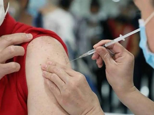 Cobertura de vacunación en la capital sigue baja en un 54% y Salud intensifica jornadas casa a casa